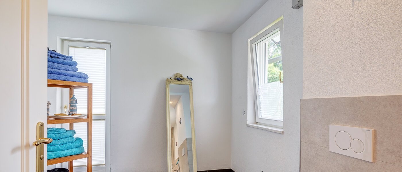 Половина двухквартирного жилого дома Gauting 03 1-я ванная комната 12610