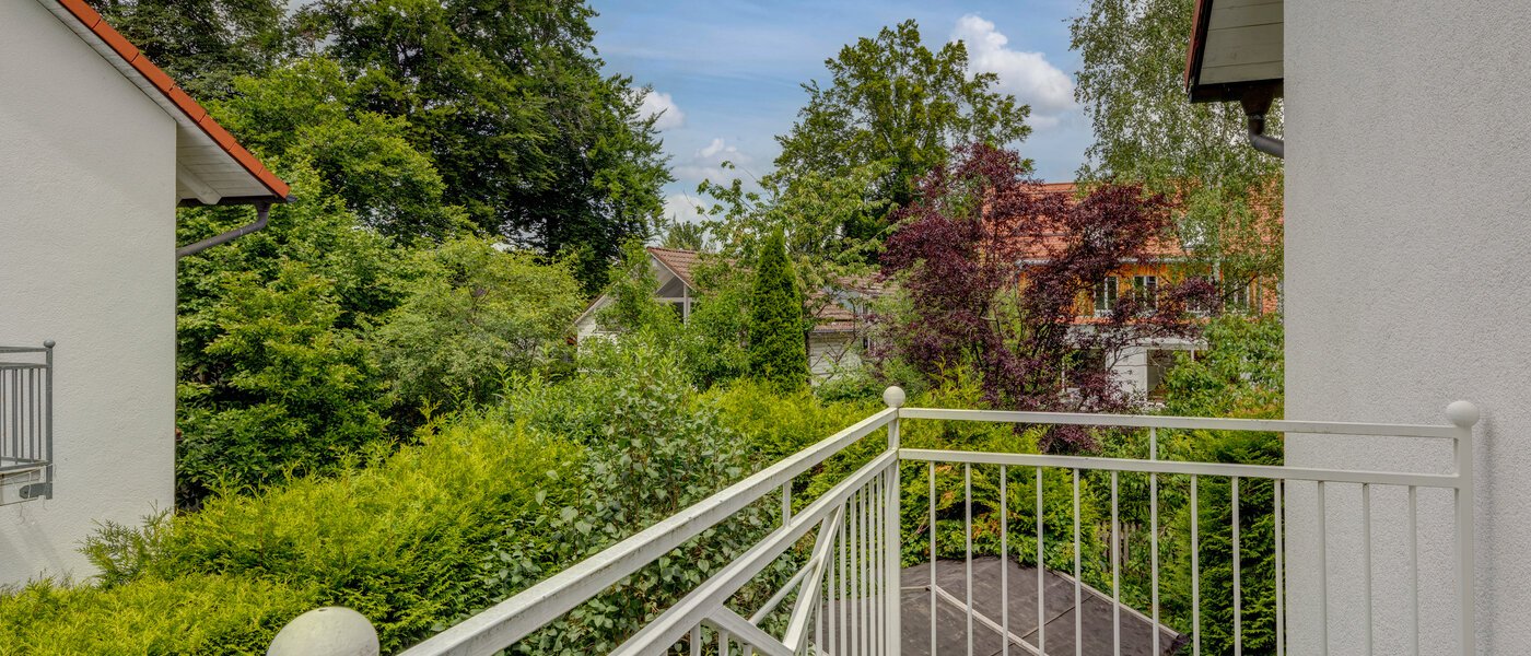 Половина двухквартирного жилого дома Gauting 01 2-ой балкон 12610