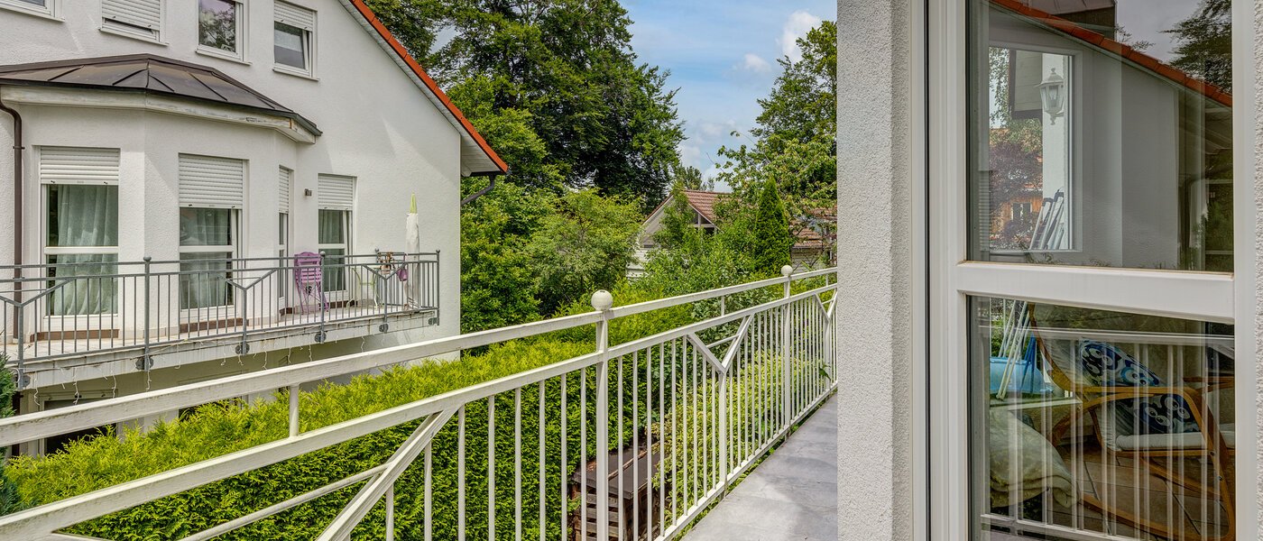 Половина двухквартирного жилого дома Gauting 02 2-ой балкон 12610