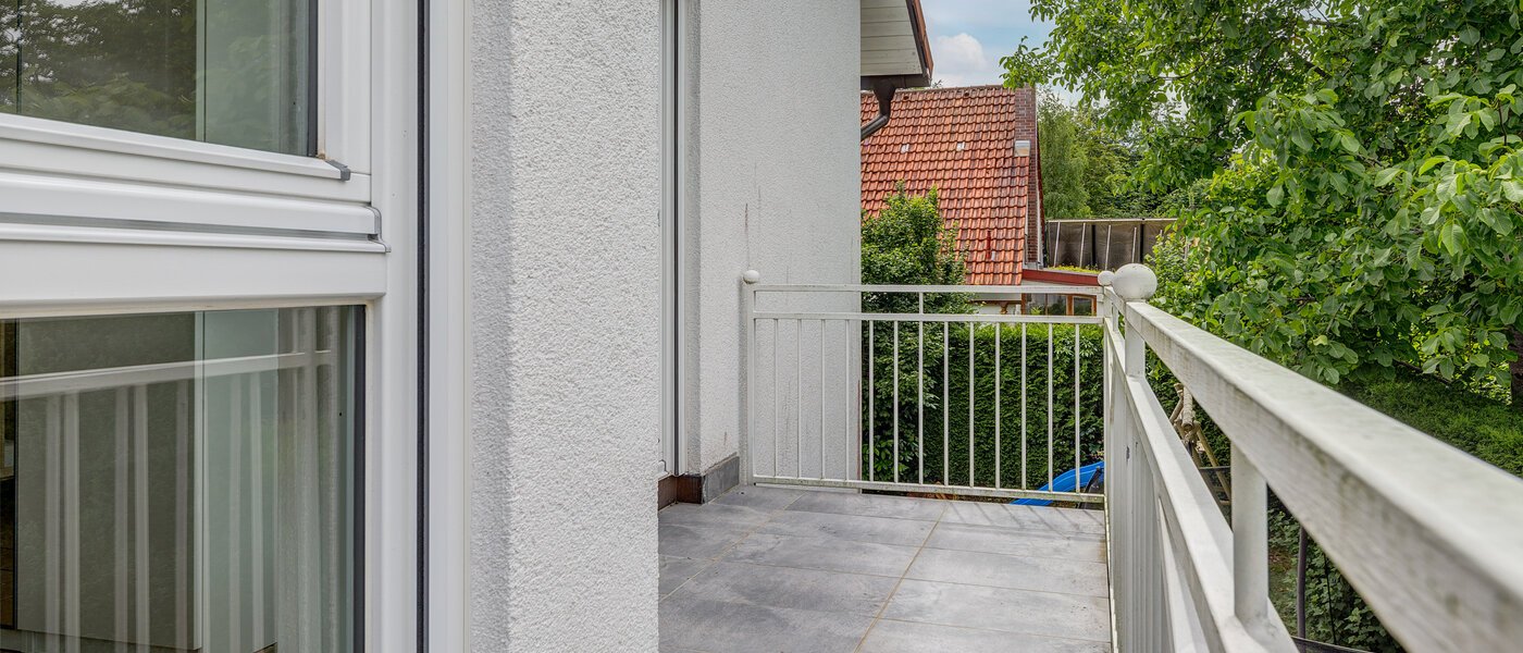 Половина двухквартирного жилого дома Gauting 03 2-ой балкон 12610