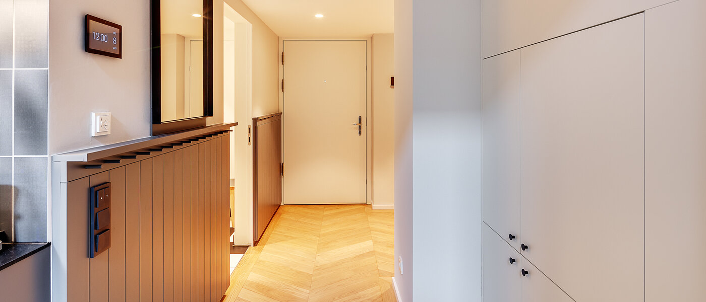 двухэтажная квартира-галерея München Herzogpark 02 коридор 12611