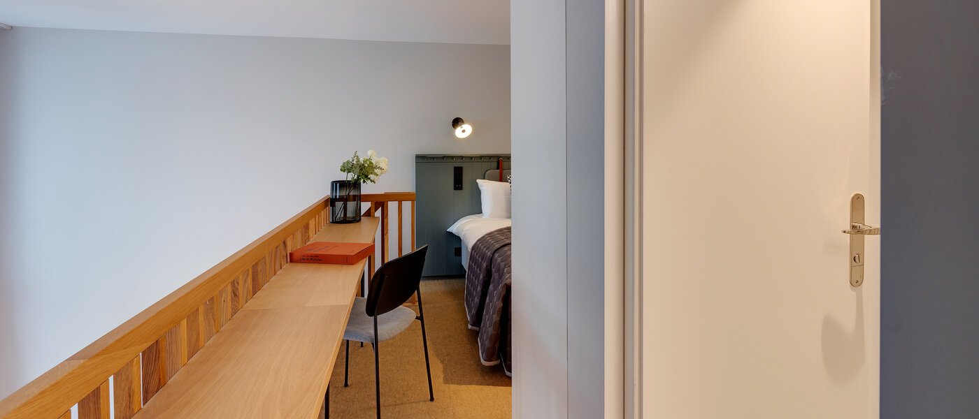 двухэтажная квартира-галерея München Herzogpark 06 зона для сна 12615