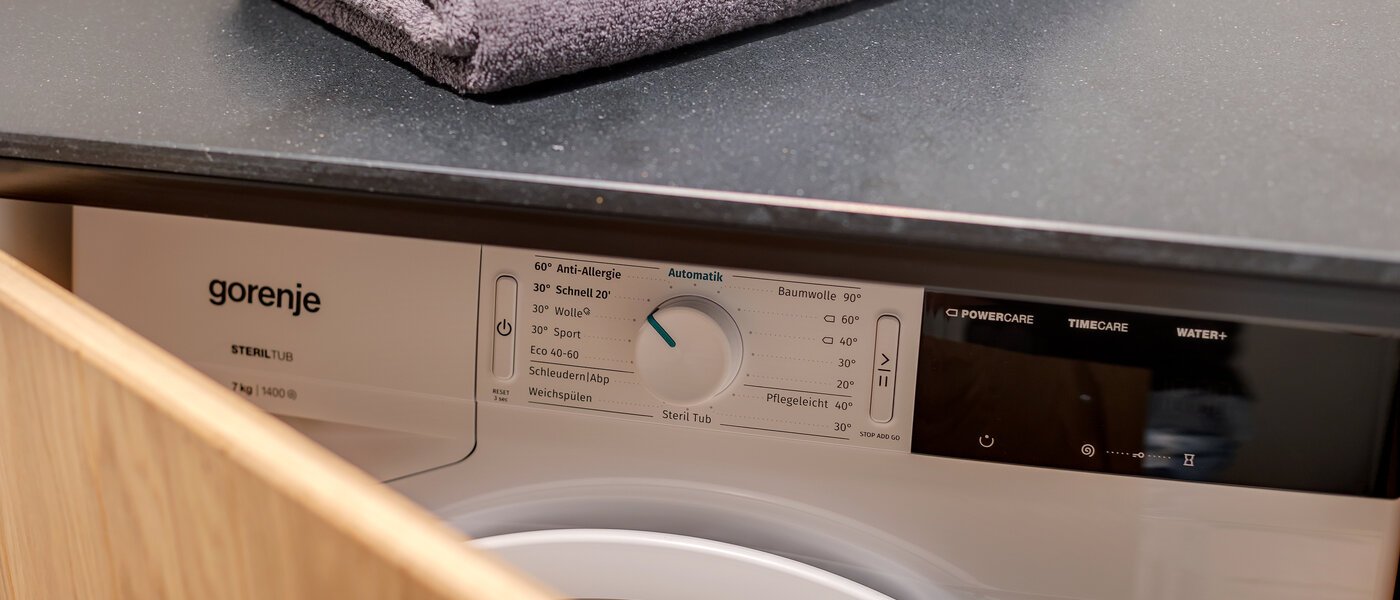 двухэтажная квартира-галерея München Herzogpark 02 гостевой туалет 12616