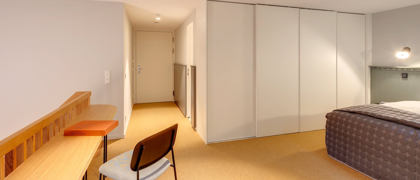 двухэтажная квартира-галерея München Herzogpark 04 зона для сна 12616