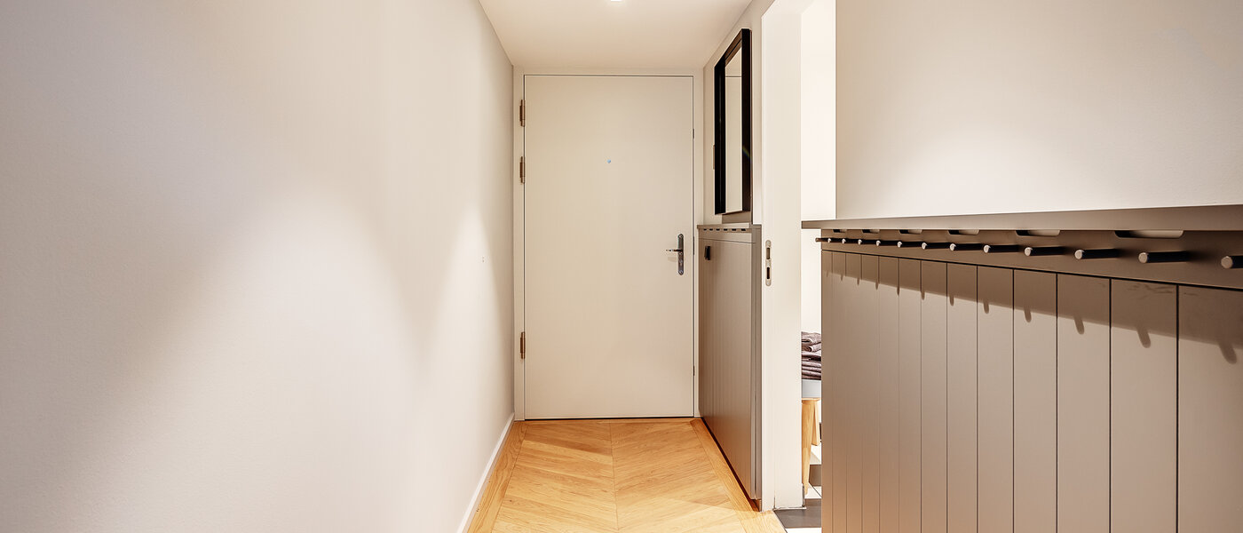 двухэтажная квартира-галерея München Herzogpark 01 коридор 12618