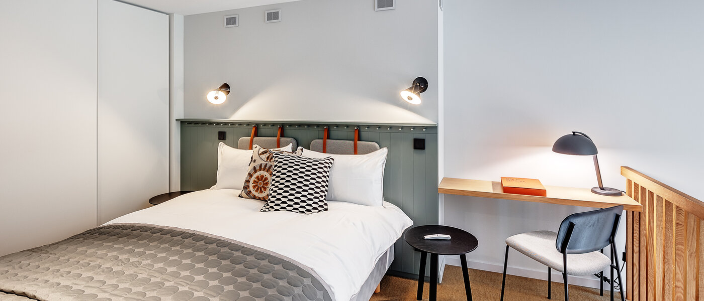 двухэтажная квартира-галерея München Herzogpark 01 зона для сна 12618