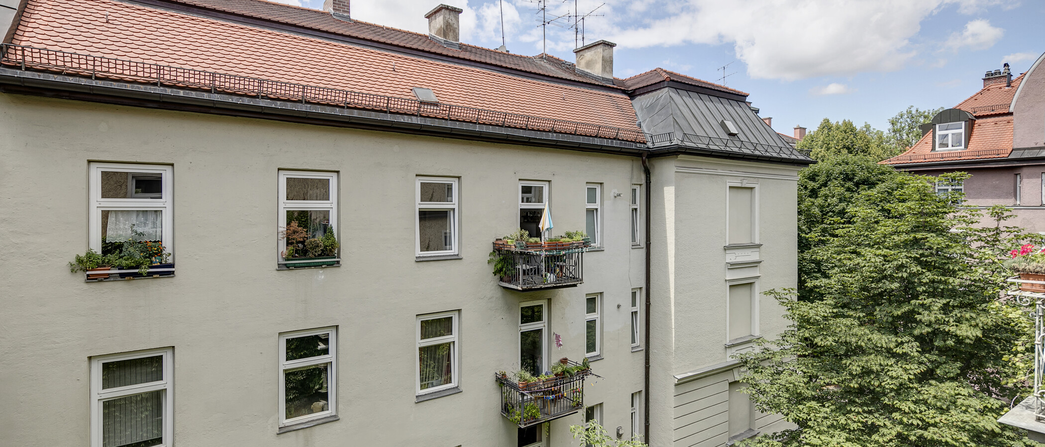 квартира München Schwabing (links der Leopoldstraße) 04 вид из окна 1262