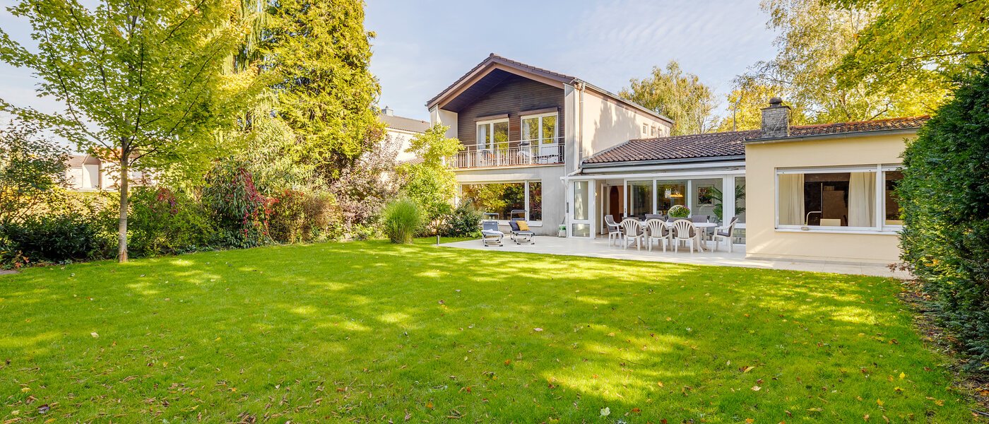 дом München Lerchenau 01 сад 12756