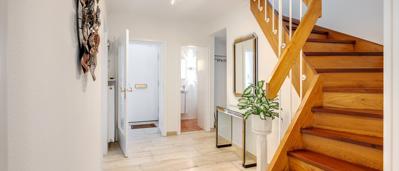 дом München Lerchenau 01 прихожая 12756