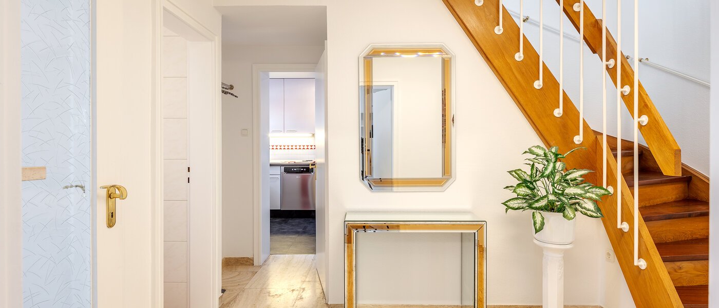 дом München Lerchenau 02 прихожая 12756