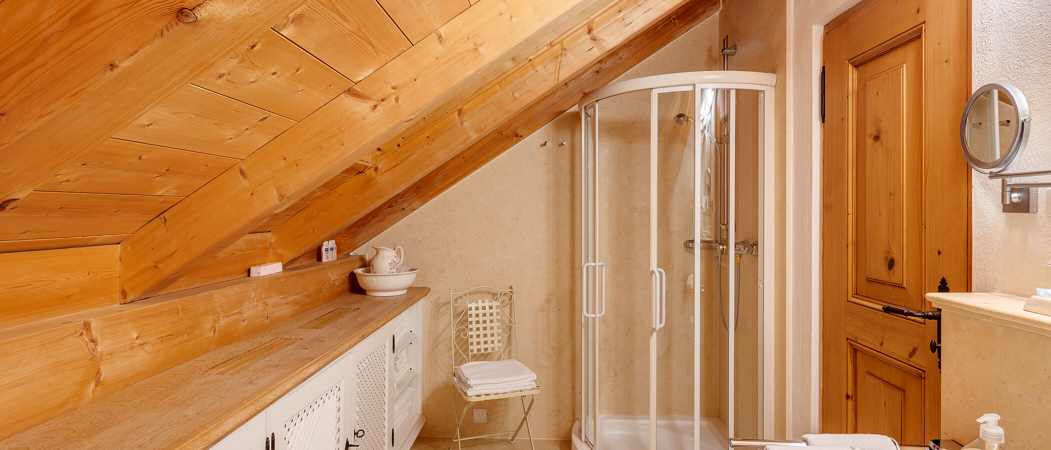 мансардная квартира Bad Heilbrunn 01 ванная комната 12826