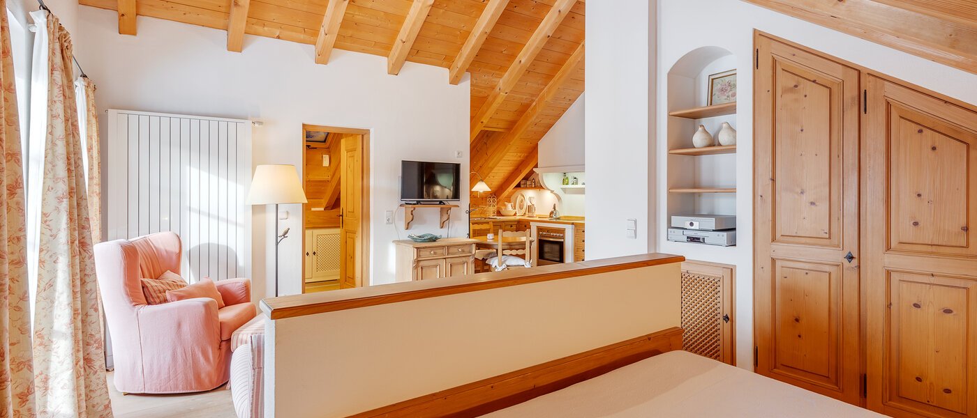 мансардная квартира Bad Heilbrunn 03 зона для сна 12826