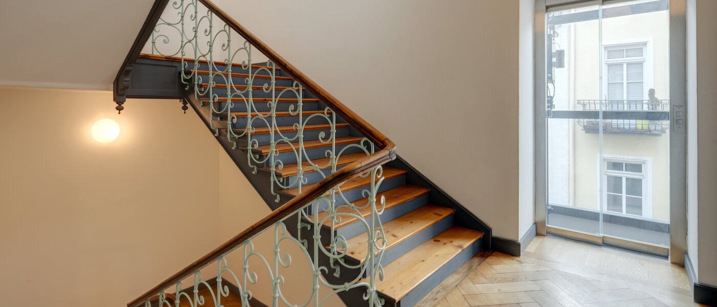 квартира München Nymphenburg 01 Лестничная клетка 12846