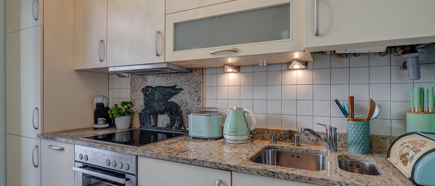 квартира München Schwabing-West 02 кухня 12876