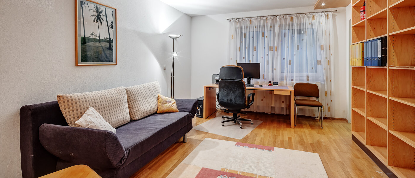 квартира с садом München Solln 02 бюро / гостиная 12884