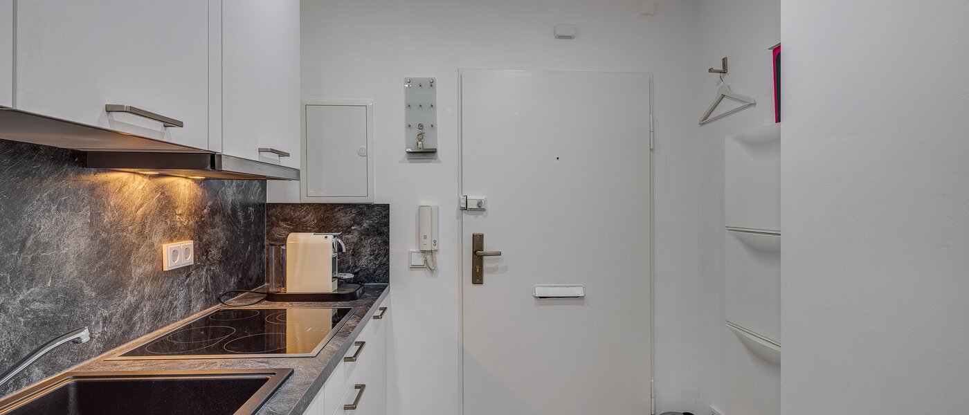 квартира München Parkstadt Bogenhausen 01 коридор 12895