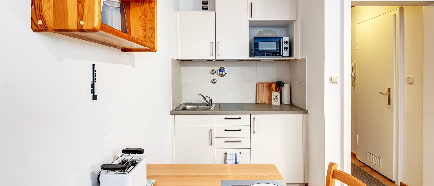 квартира München Maxvorstadt - Universitätsviertel 01 кухня 12898