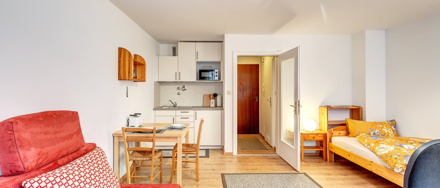 квартира München Maxvorstadt - Universitätsviertel 03 жилое пространство 12898