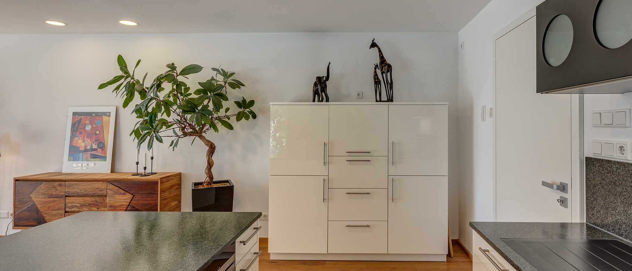 Половина двухквартирного жилого дома München Feldmoching 02 кухня 12903