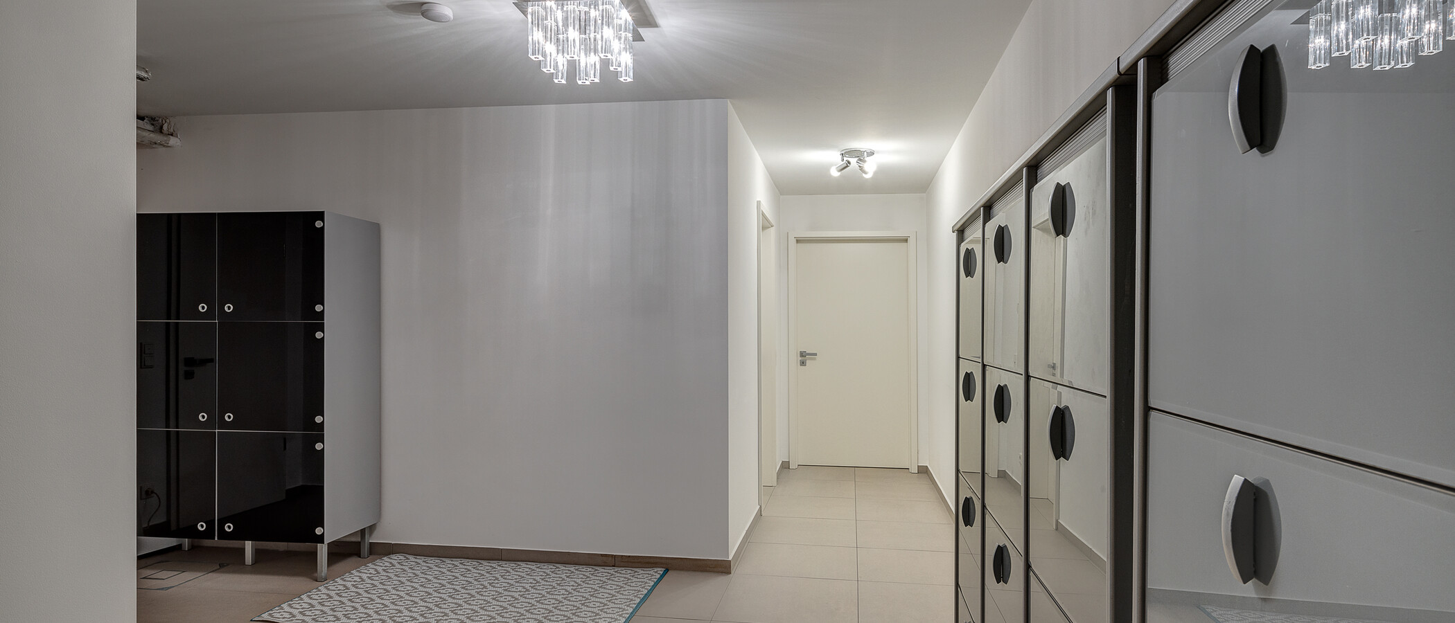 Половина двухквартирного жилого дома München Feldmoching 12 коридор 12903