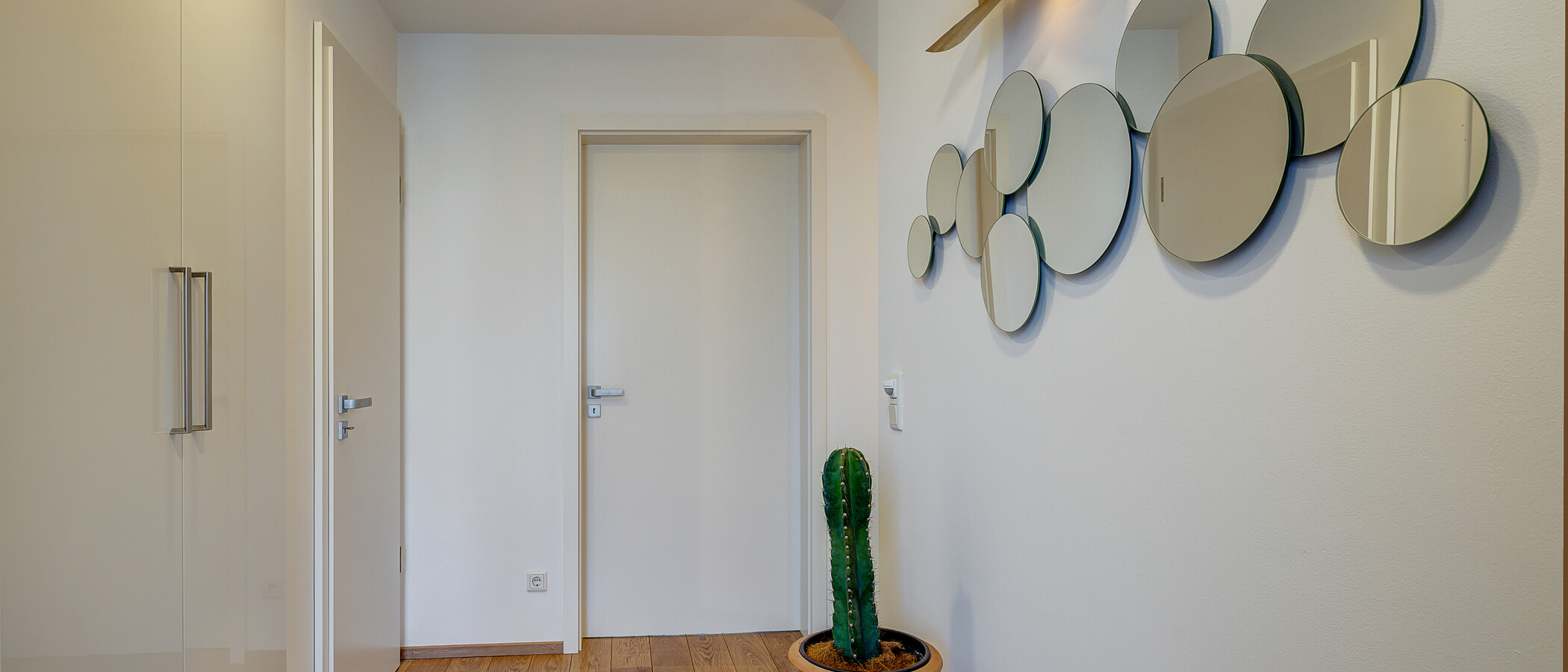 Половина двухквартирного жилого дома München Feldmoching 02 коридор 12903