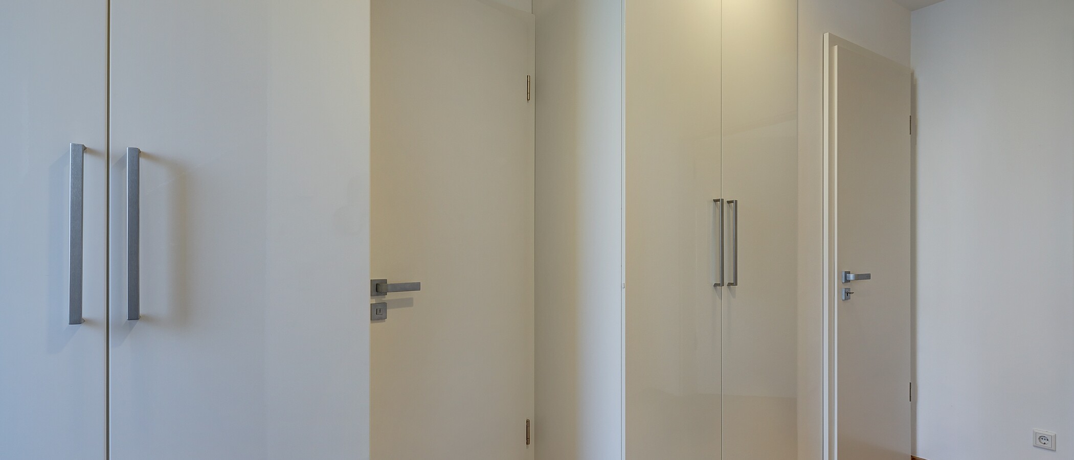 Половина двухквартирного жилого дома München Feldmoching 03 коридор 12903