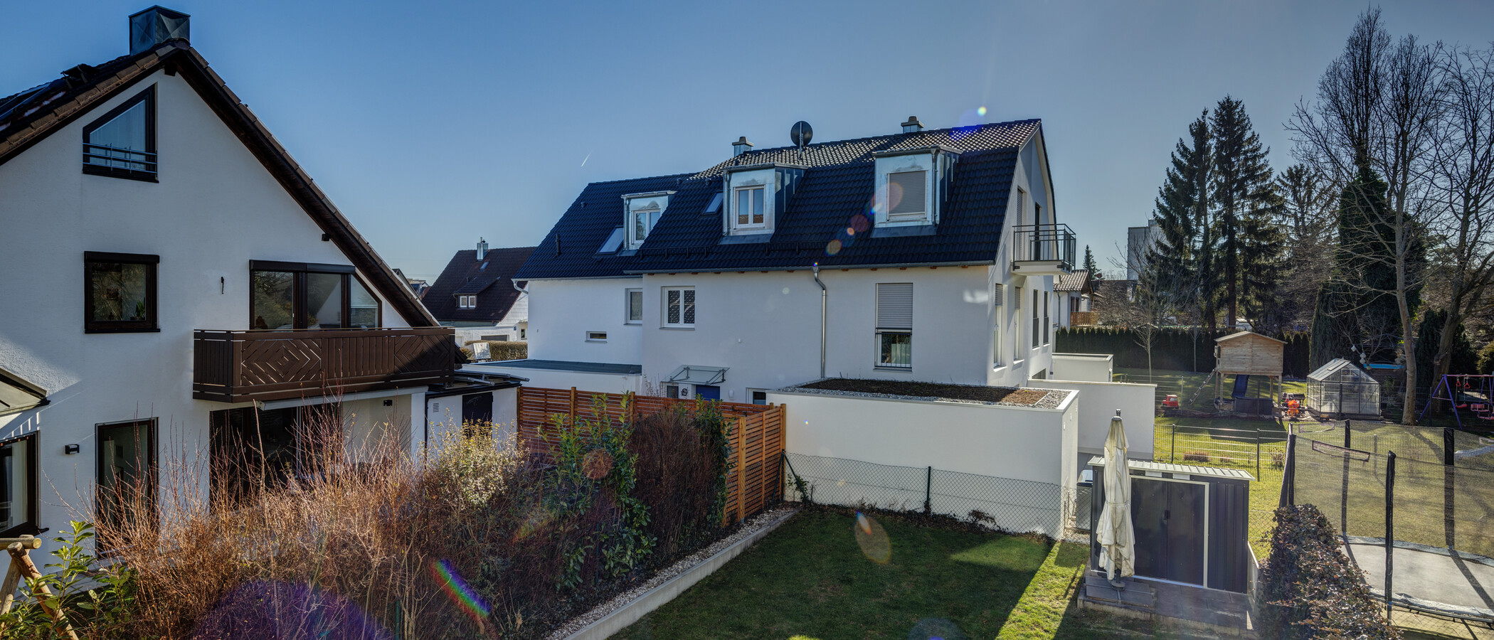 Половина двухквартирного жилого дома München Feldmoching 02 вид из окна 12903