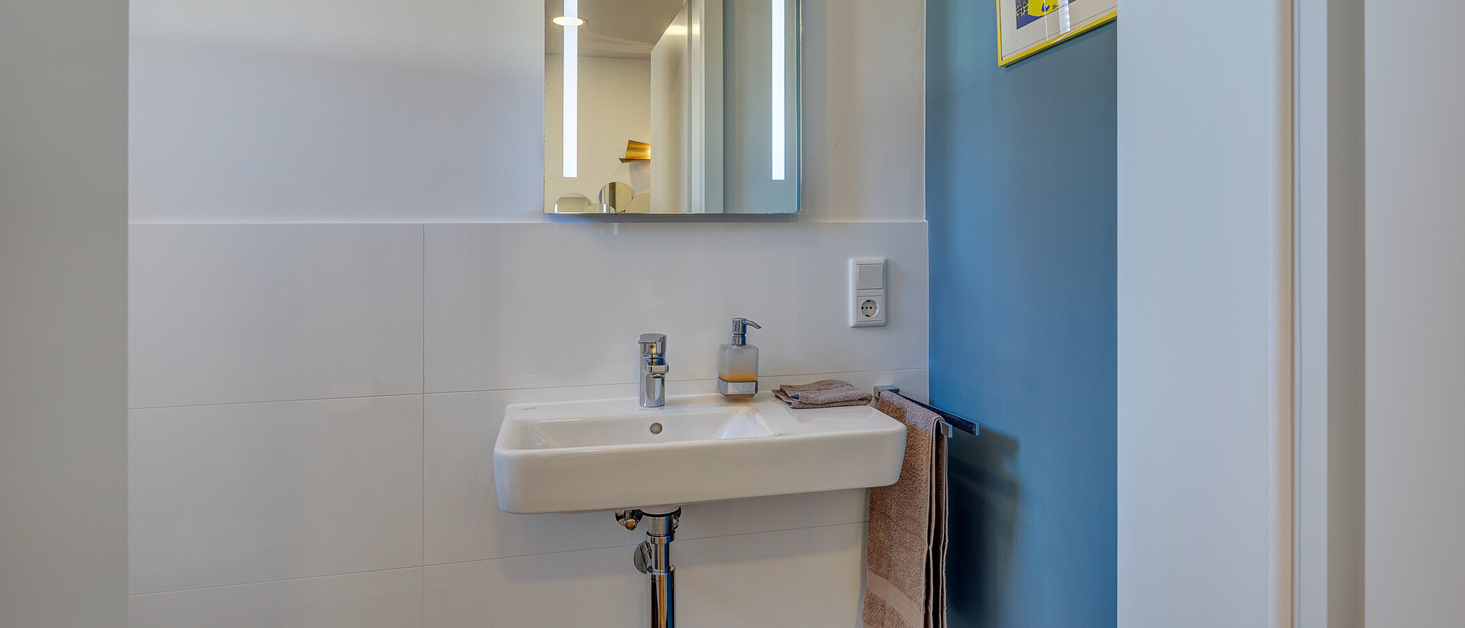 Половина двухквартирного жилого дома München Feldmoching 01 гостевой туалет 12903