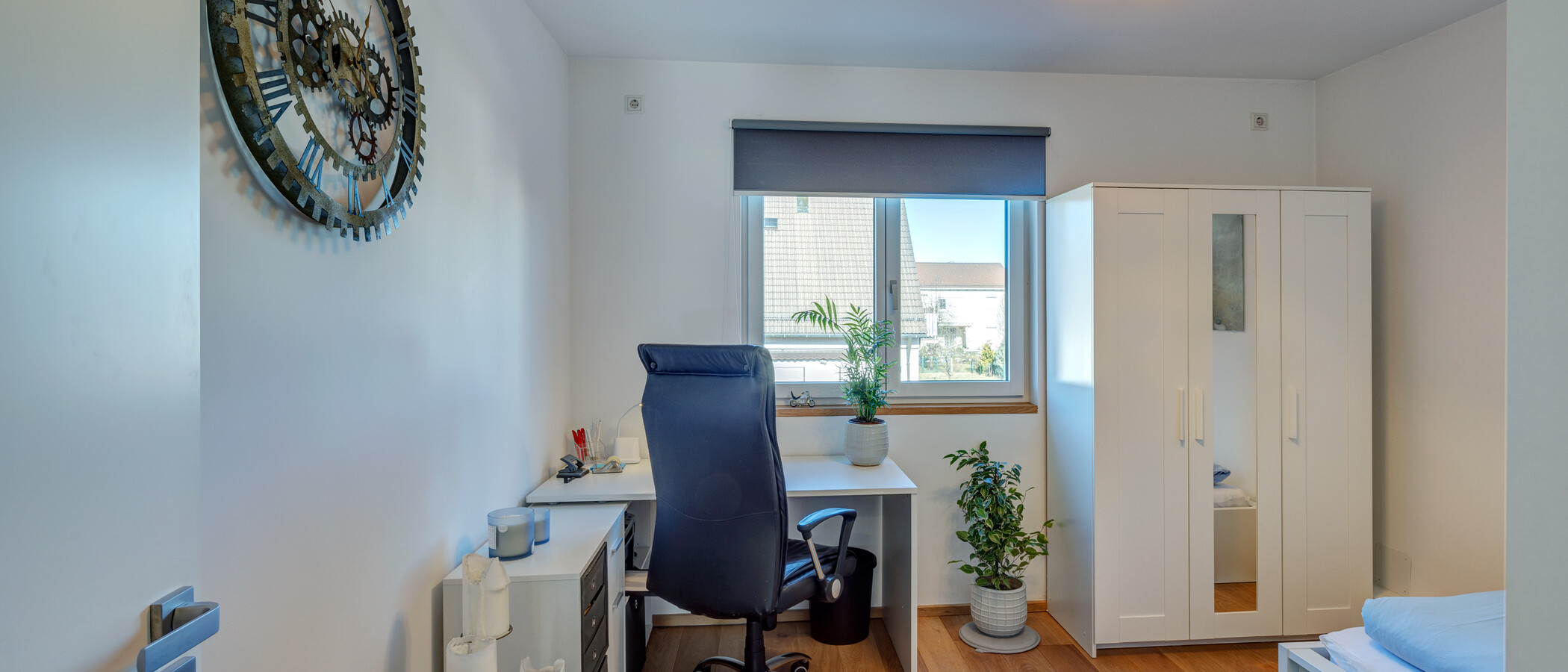 Половина двухквартирного жилого дома München Feldmoching 01 2-я спальная комната 12903