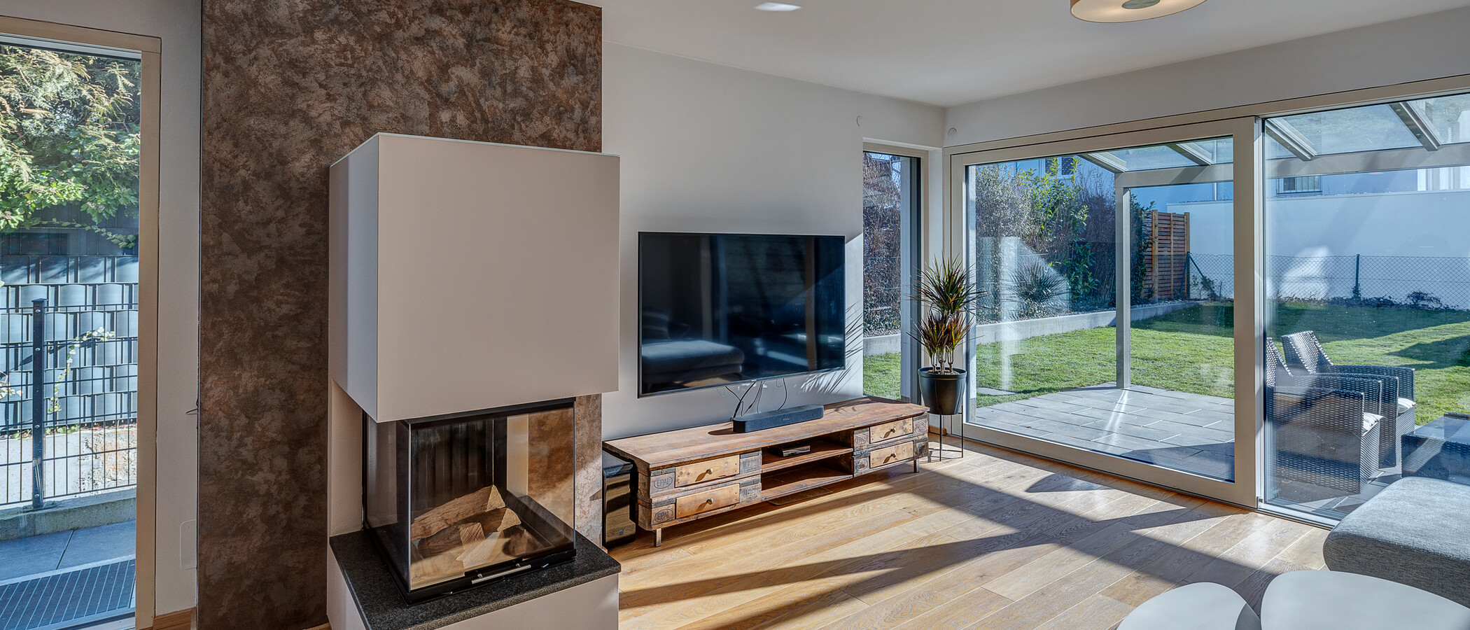 Половина двухквартирного жилого дома München Feldmoching 02 жилое пространство 12903