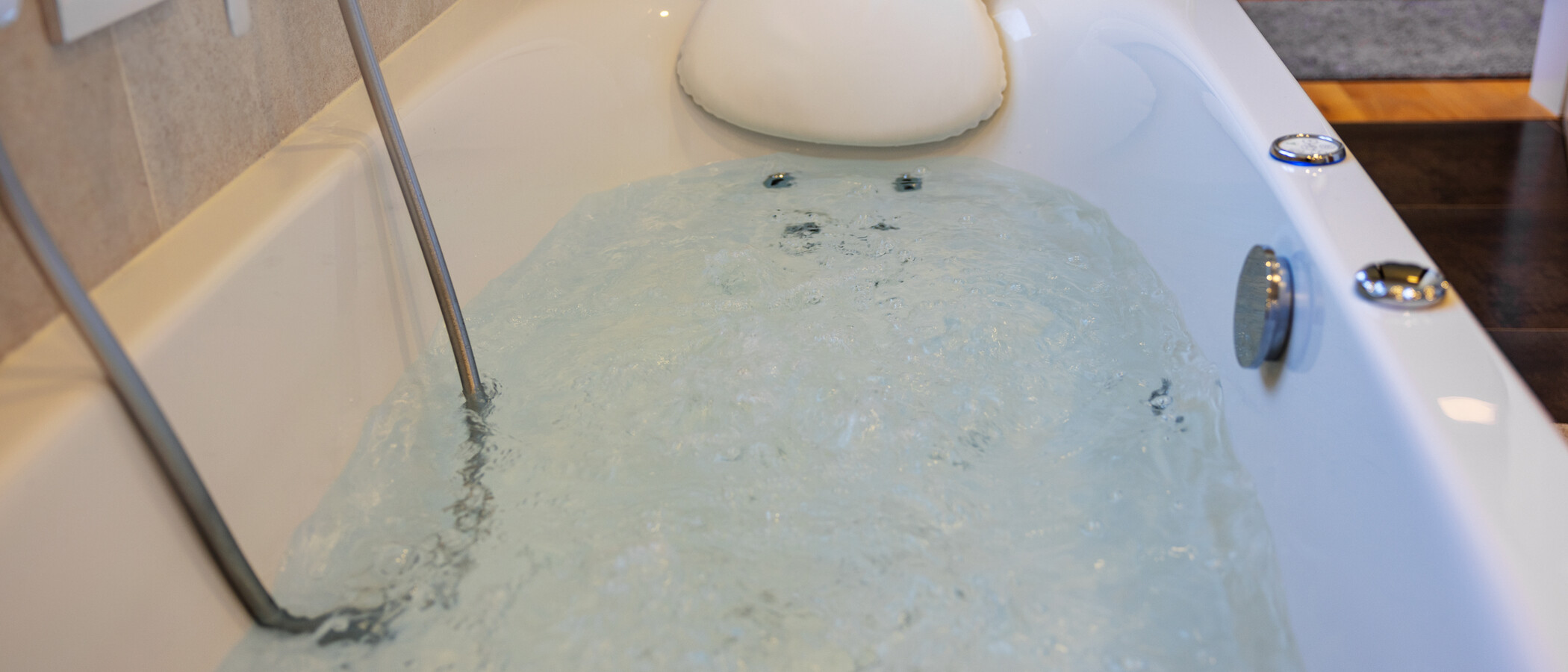 Половина двухквартирного жилого дома München Feldmoching 03 1-я ванная комната 12903