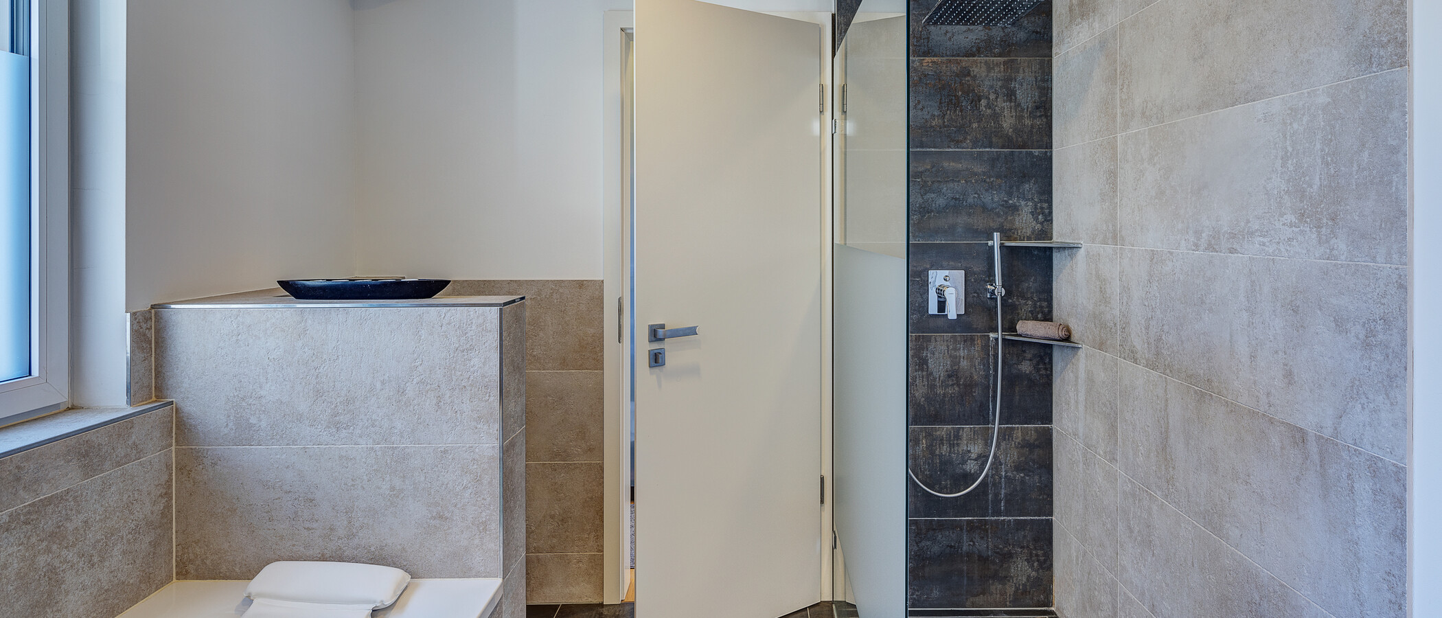 Половина двухквартирного жилого дома München Feldmoching 04 1-я ванная комната 12903