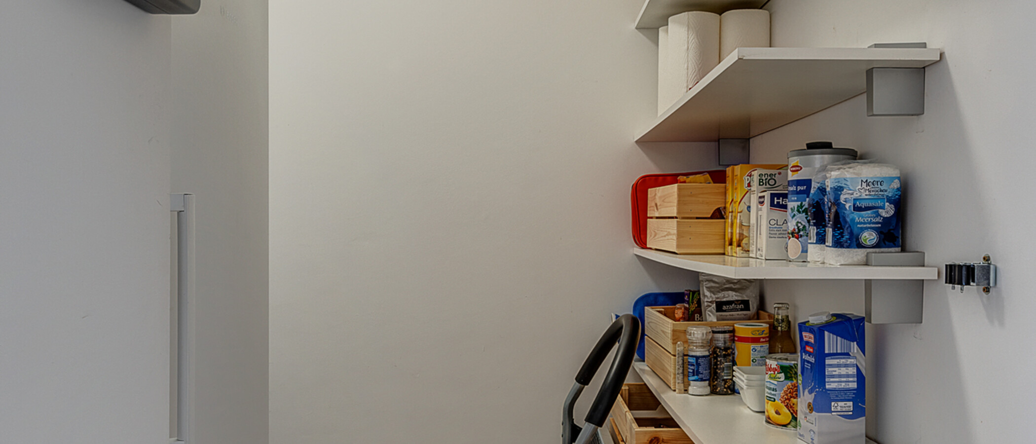 Половина двухквартирного жилого дома München Feldmoching 01 кладовая 12903