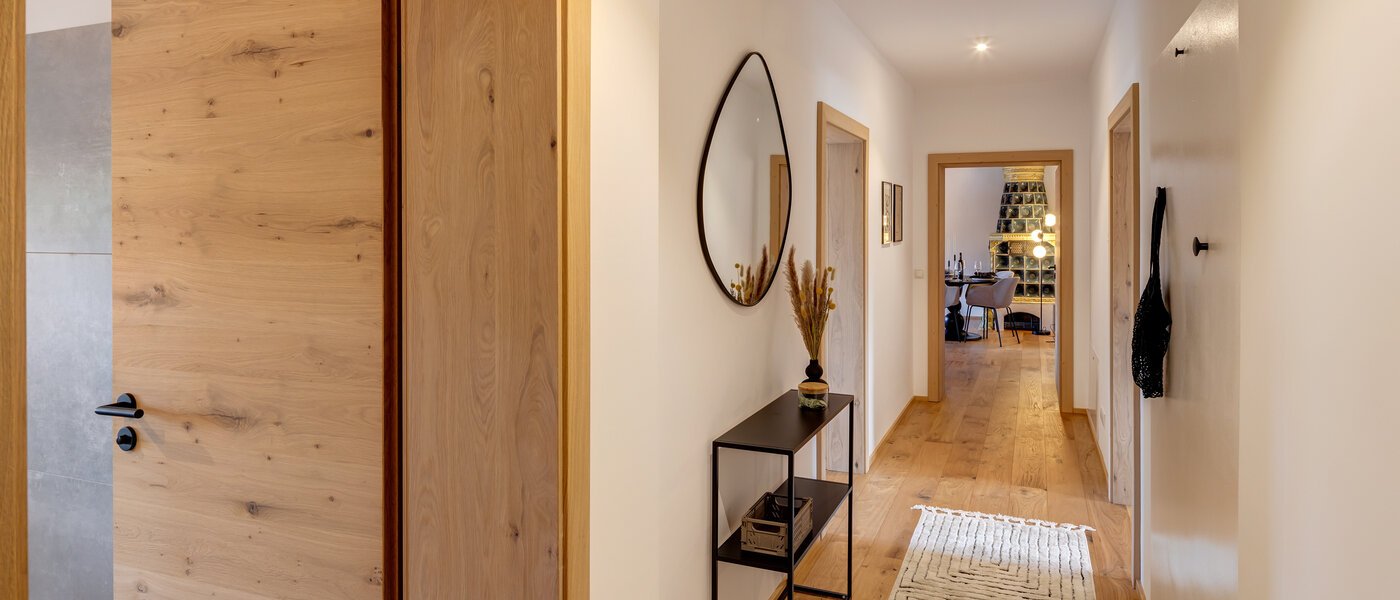 квартира-галерея Gmund am Tegernsee 02 коридор 12967