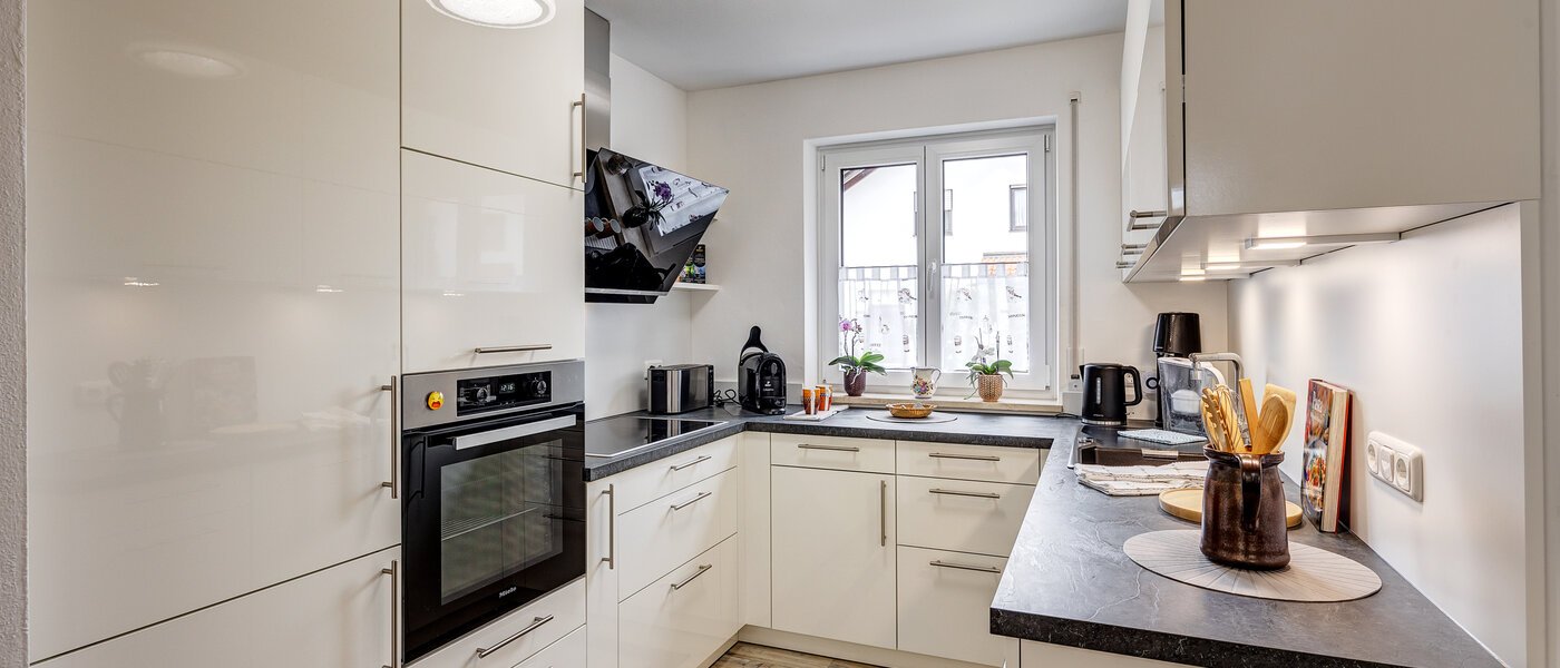 Половина двухквартирного жилого дома Maisach 01 кухня 13032