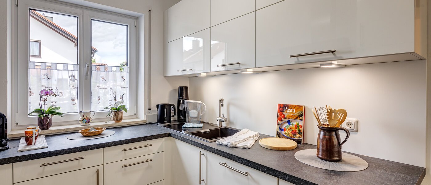 Половина двухквартирного жилого дома Maisach 02 кухня 13032