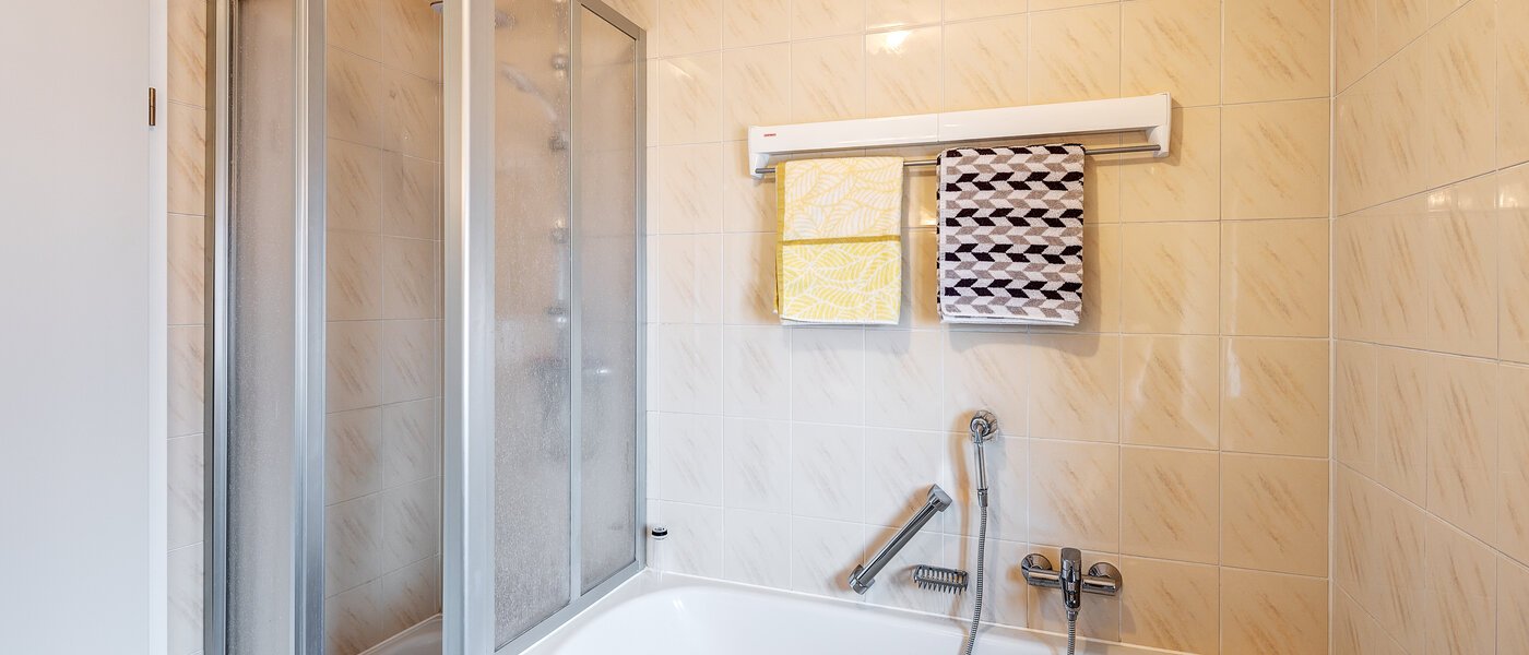 Половина двухквартирного жилого дома Maisach 02 ванная комната 13032