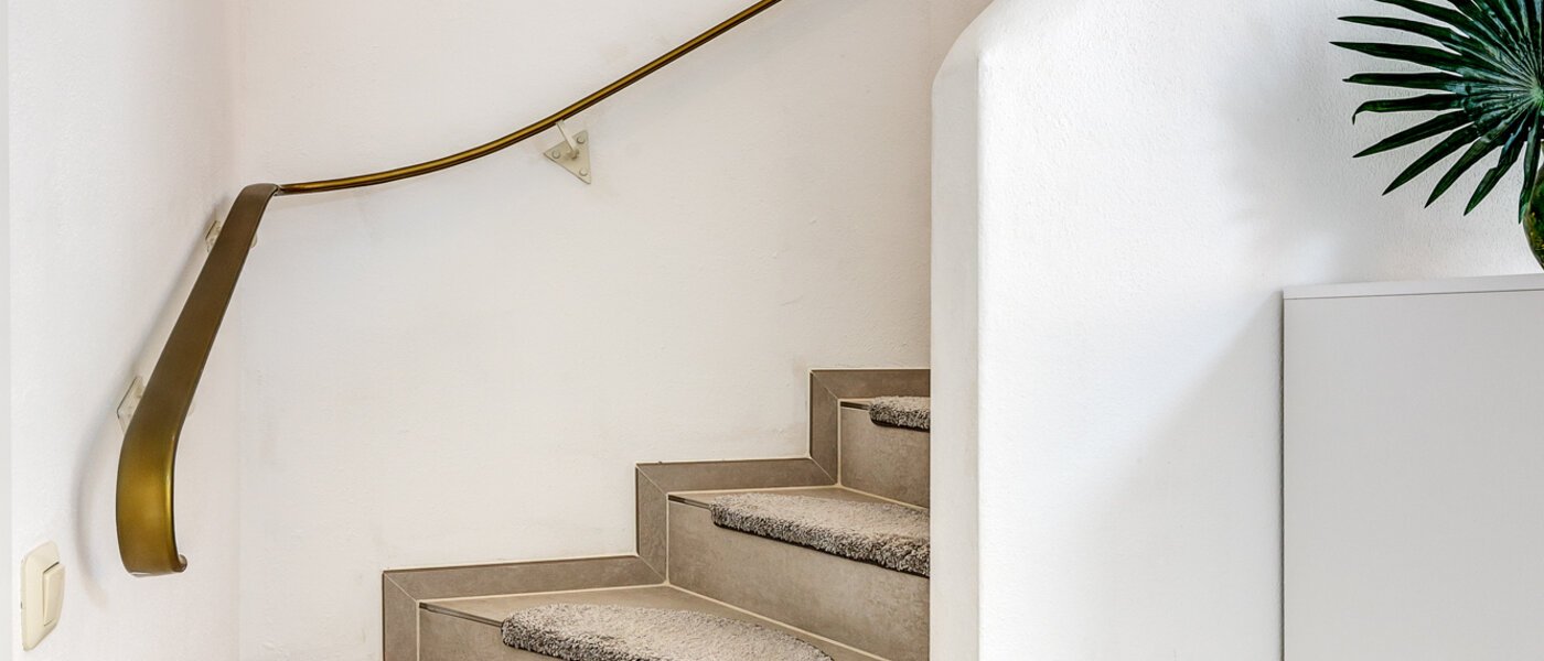 Половина двухквартирного жилого дома Maisach 03 коридор 13032