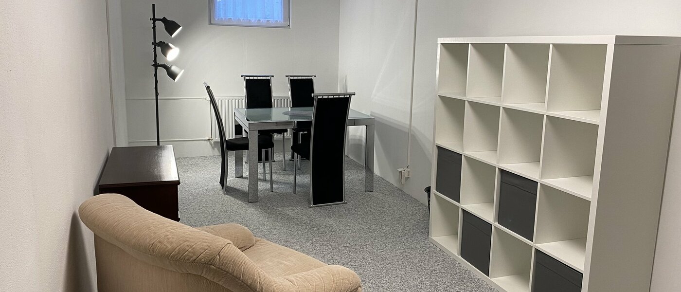 Половина двухквартирного жилого дома Maisach 01 комната для хобби 13032