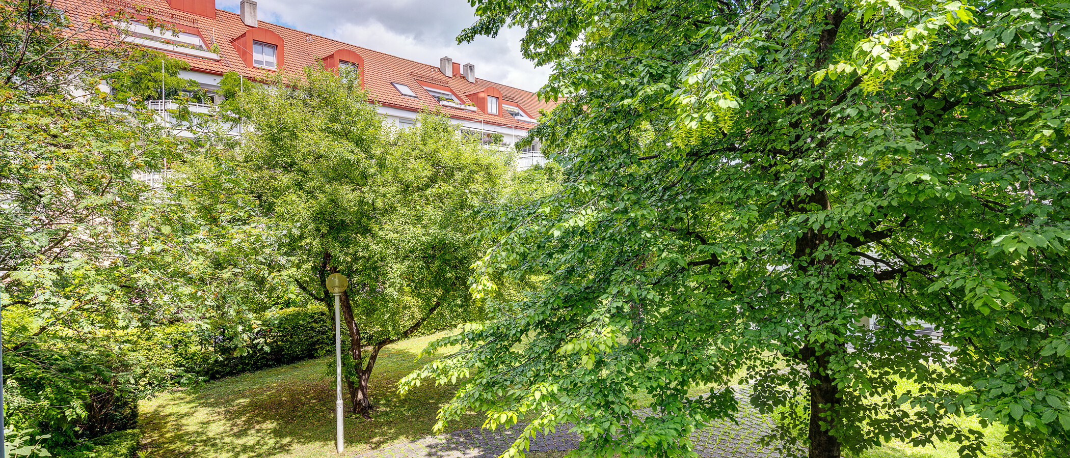 квартира München Schwabing-Nord (zw. Belgrad- & Leopoldstraße) 03 вид из окна 13047