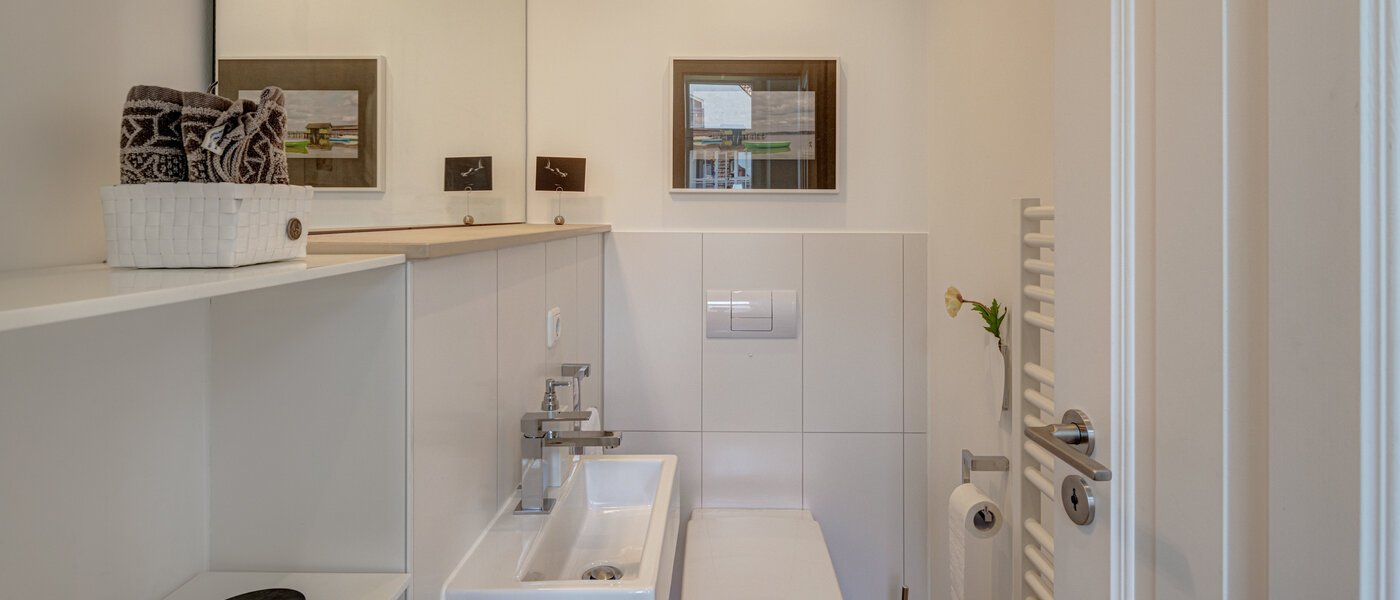 квартира München Schwabing-West (rund um den Hohenzollernplatz) 01 гостевой туалет 13089