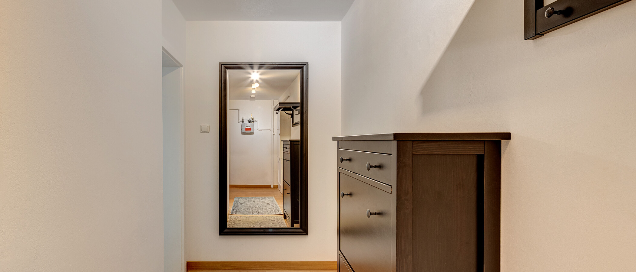 квартира München Neuhausen 01 коридор 13100