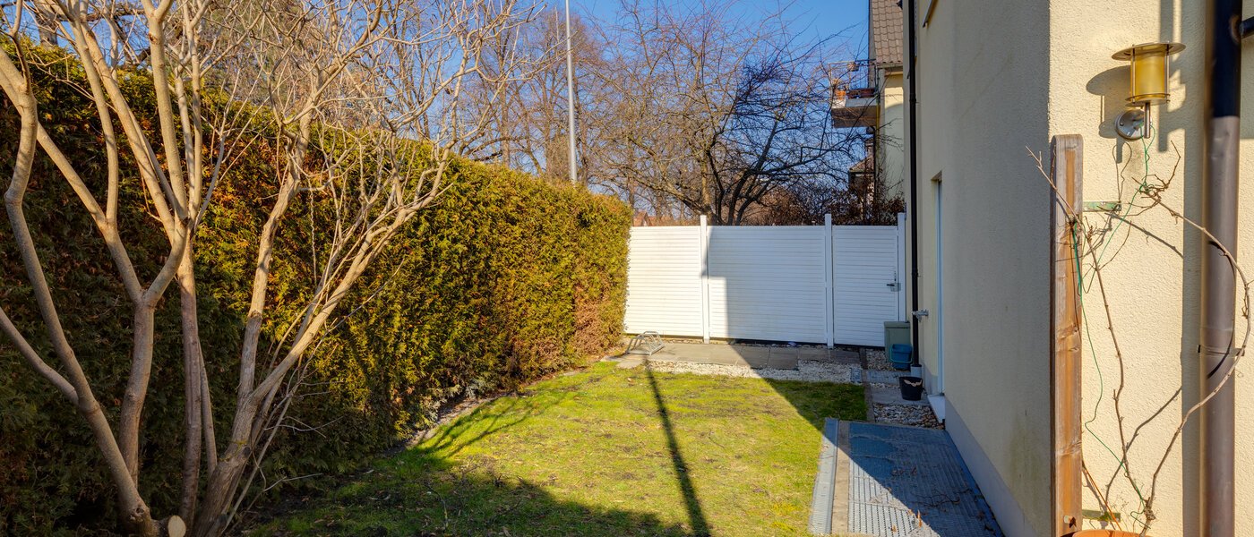 двухэтажная квартира München Trudering 01 сад 13109