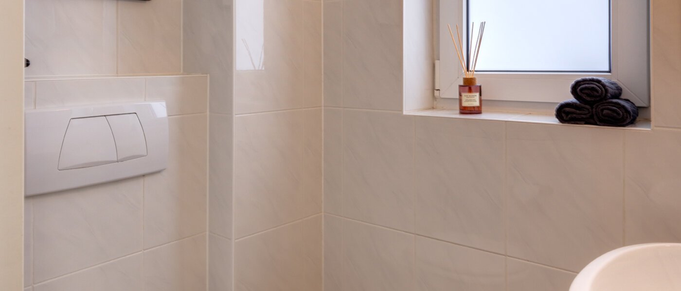 двухэтажная квартира München Trudering 02 гостевой туалет 13109