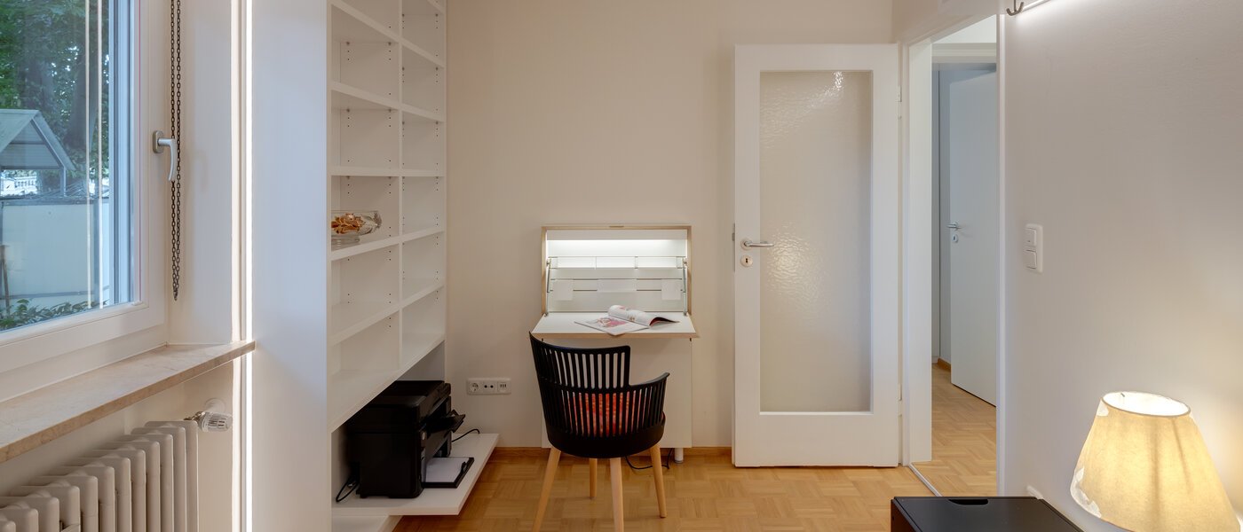 квартира München Nymphenburg 03 бюро / гостиная 13111