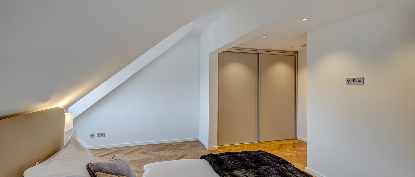 двухэтажная квартира München Neuhausen 03 спальная комната 13127