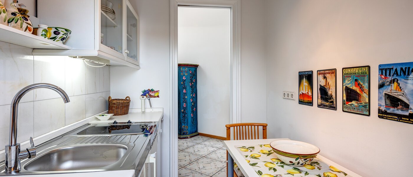 квартира München Schwabing (links der Leopoldstraße) 03 кухня 13164