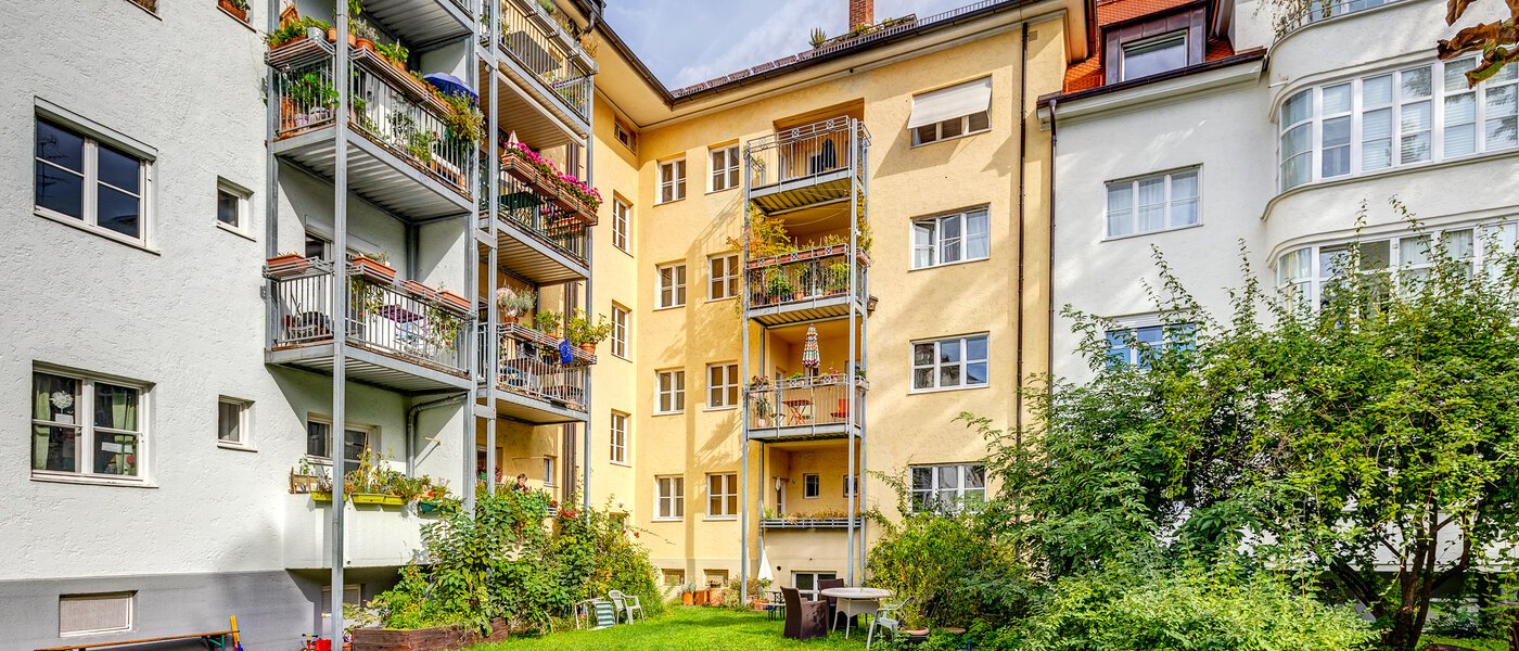 квартира München Schwabing (links der Leopoldstraße) 02 внутренний двор  13164