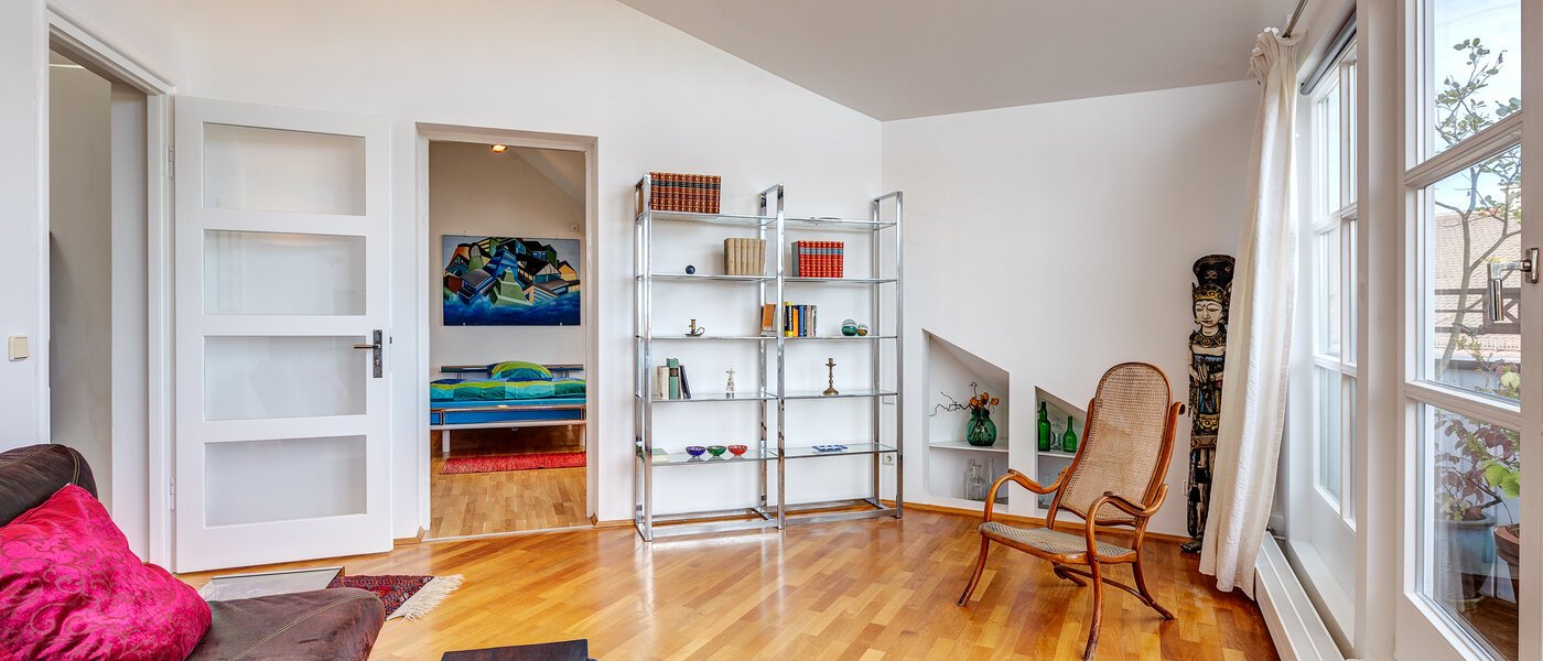 квартира München Schwabing (links der Leopoldstraße) 03 гостиная 13164