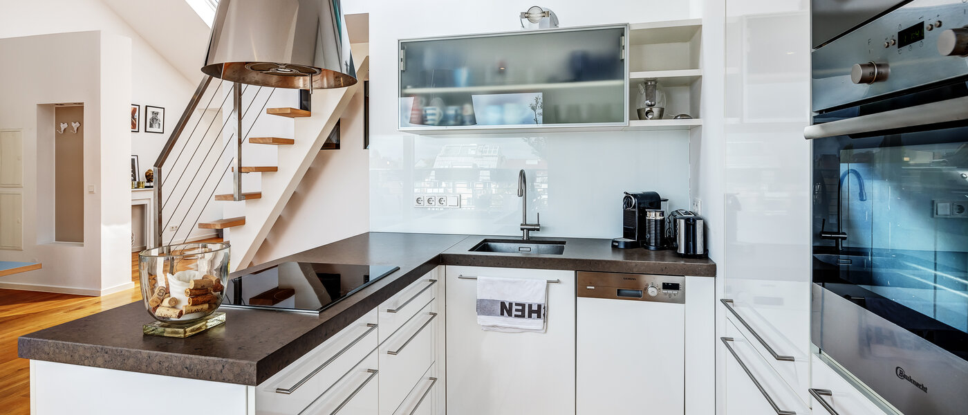 двухэтажная квартира-галерея München Maxvorstadt - Museumsviertel 03 кухня 13166